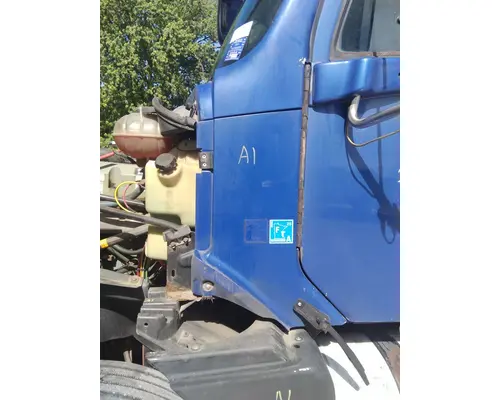 FREIGHTLINER COLUMBIA 120 COWL