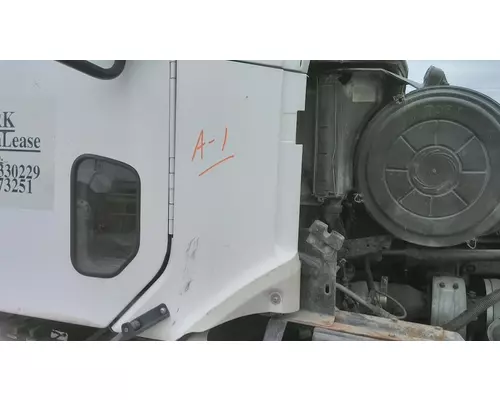 FREIGHTLINER COLUMBIA 120 COWL