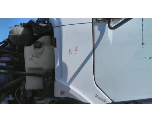 FREIGHTLINER COLUMBIA 120 COWL