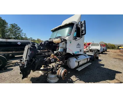 FREIGHTLINER COLUMBIA 120 Cab