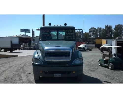 FREIGHTLINER COLUMBIA 120 Cab