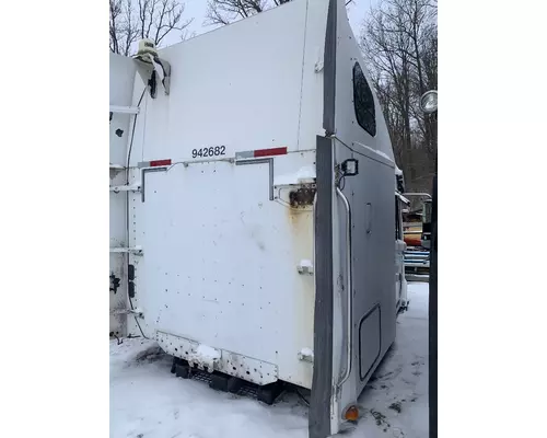 FREIGHTLINER COLUMBIA 120 Cab