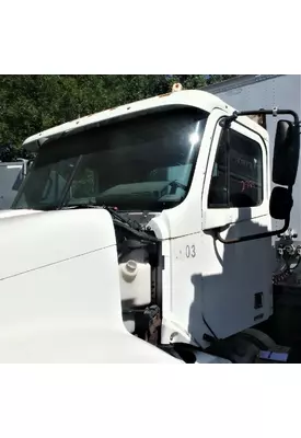 FREIGHTLINER COLUMBIA 120 Cab