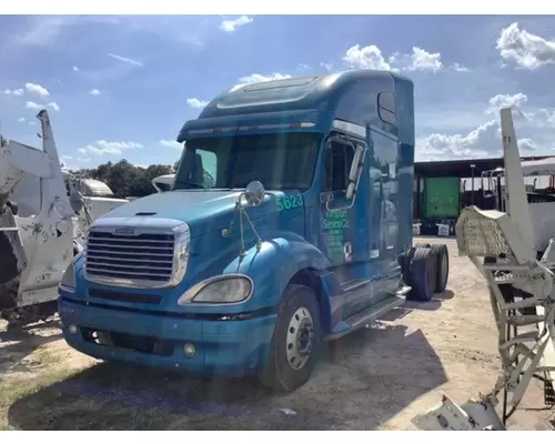 FREIGHTLINER COLUMBIA 120 Cab