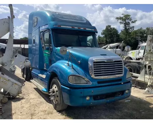 FREIGHTLINER COLUMBIA 120 Cab