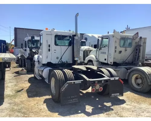 FREIGHTLINER COLUMBIA 120 Cab