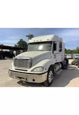 FREIGHTLINER COLUMBIA 120 Cab