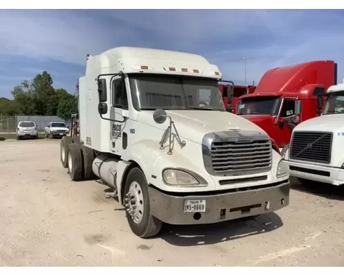 FREIGHTLINER COLUMBIA 120 Cab