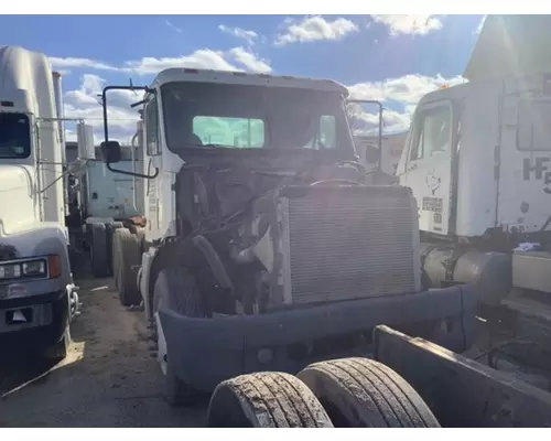 FREIGHTLINER COLUMBIA 120 Cab