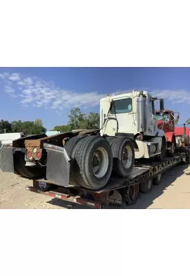 FREIGHTLINER COLUMBIA 120 Cab