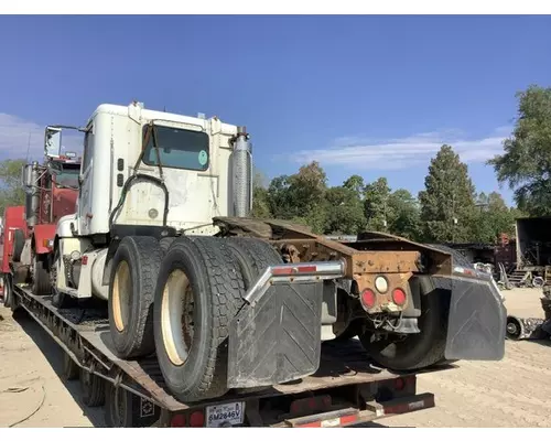 FREIGHTLINER COLUMBIA 120 Cab