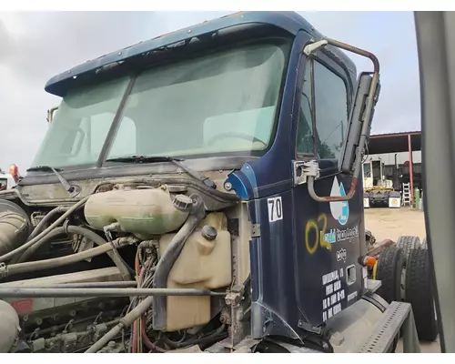 FREIGHTLINER COLUMBIA 120 Cab