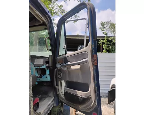 FREIGHTLINER COLUMBIA 120 Cab