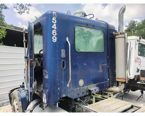 FREIGHTLINER COLUMBIA 120 Cab
