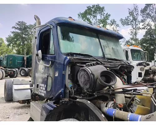 FREIGHTLINER COLUMBIA 120 Cab