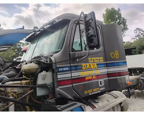 FREIGHTLINER COLUMBIA 120 Cab