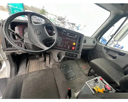 FREIGHTLINER COLUMBIA 120 Complete Vehicle