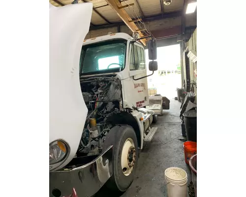 FREIGHTLINER COLUMBIA 120 Complete Vehicle