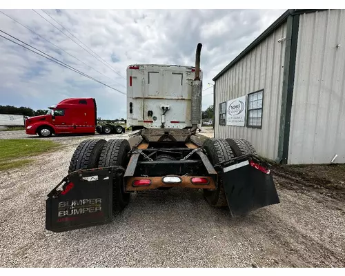 FREIGHTLINER COLUMBIA 120 Cutoff (Tandem)