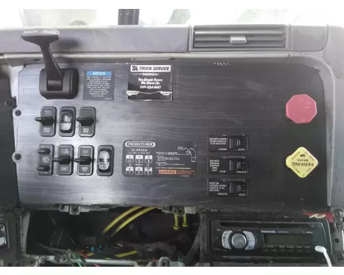 FREIGHTLINER COLUMBIA 120 DASH PANEL