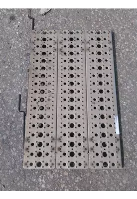 FREIGHTLINER COLUMBIA 120 DECK (CATWALK) STEP