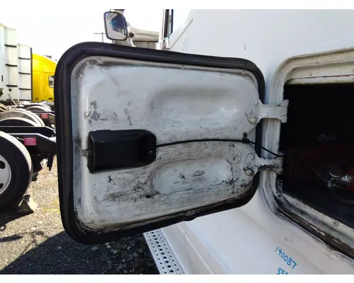 FREIGHTLINER COLUMBIA 120 DOOR, COMPARTMENT
