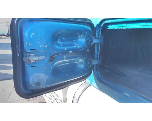 FREIGHTLINER COLUMBIA 120 DOOR, COMPARTMENT