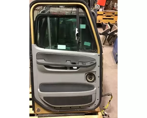 FREIGHTLINER COLUMBIA 120 DOOR ASSEMBLY, FRONT