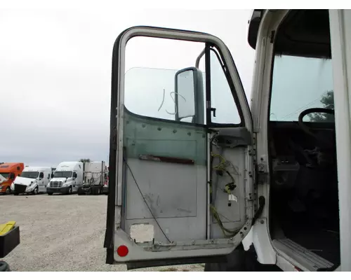 FREIGHTLINER COLUMBIA 120 DOOR ASSEMBLY, FRONT