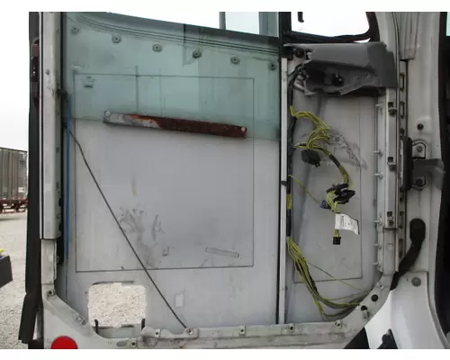 FREIGHTLINER COLUMBIA 120 DOOR ASSEMBLY, FRONT