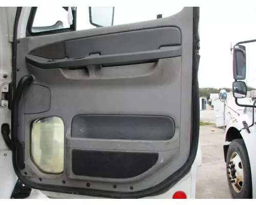 FREIGHTLINER COLUMBIA 120 DOOR ASSEMBLY, FRONT