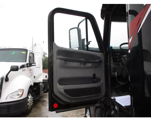 FREIGHTLINER COLUMBIA 120 DOOR ASSEMBLY, FRONT