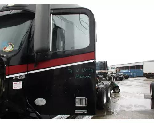 FREIGHTLINER COLUMBIA 120 DOOR ASSEMBLY, FRONT