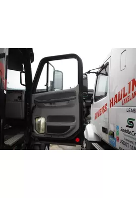 FREIGHTLINER COLUMBIA 120 DOOR ASSEMBLY, FRONT