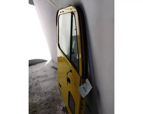 FREIGHTLINER COLUMBIA 120 DOOR ASSEMBLY, FRONT