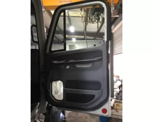 FREIGHTLINER COLUMBIA 120 DOOR ASSEMBLY, FRONT