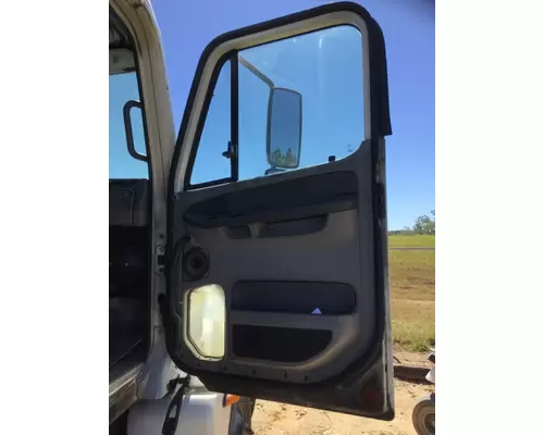 FREIGHTLINER COLUMBIA 120 DOOR ASSEMBLY, FRONT