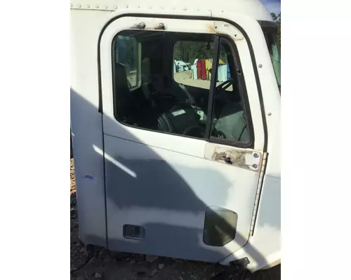 FREIGHTLINER COLUMBIA 120 DOOR ASSEMBLY, FRONT