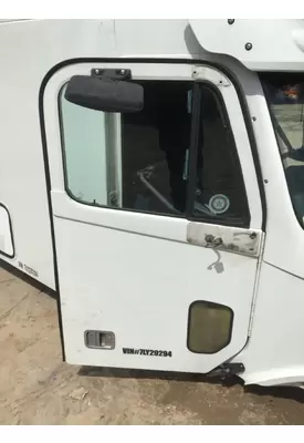 FREIGHTLINER COLUMBIA 120 DOOR ASSEMBLY, FRONT