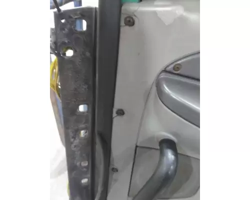 FREIGHTLINER COLUMBIA 120 DOOR ASSEMBLY, FRONT