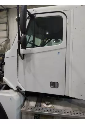 FREIGHTLINER COLUMBIA 120 DOOR ASSEMBLY, FRONT