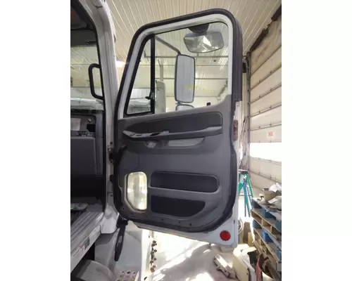 FREIGHTLINER COLUMBIA 120 DOOR ASSEMBLY, FRONT