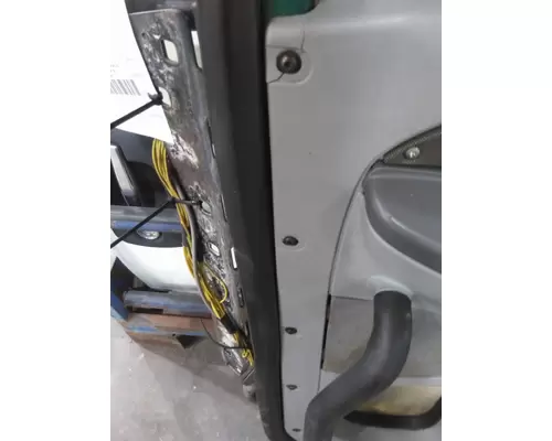 FREIGHTLINER COLUMBIA 120 DOOR ASSEMBLY, FRONT