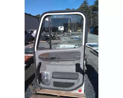 FREIGHTLINER COLUMBIA 120 DOOR ASSEMBLY, FRONT