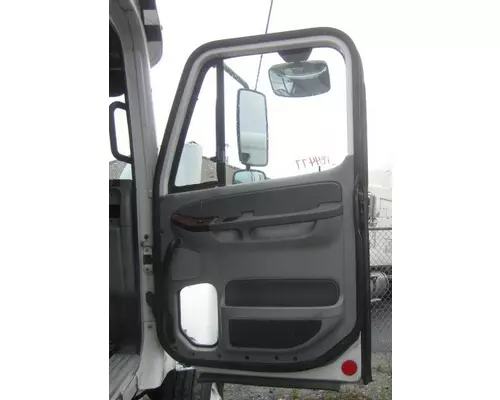 FREIGHTLINER COLUMBIA 120 DOOR ASSEMBLY, FRONT