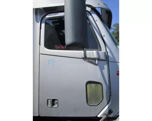 FREIGHTLINER COLUMBIA 120 DOOR ASSEMBLY, FRONT