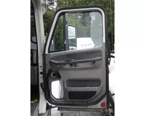 FREIGHTLINER COLUMBIA 120 DOOR ASSEMBLY, FRONT