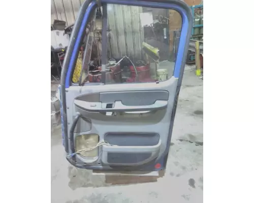 FREIGHTLINER COLUMBIA 120 DOOR ASSEMBLY, FRONT