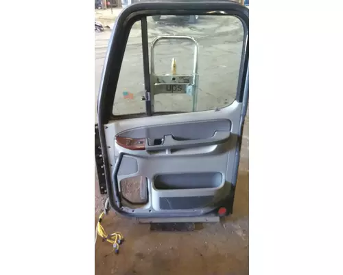 FREIGHTLINER COLUMBIA 120 DOOR ASSEMBLY, FRONT