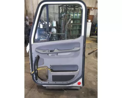 FREIGHTLINER COLUMBIA 120 DOOR ASSEMBLY, FRONT